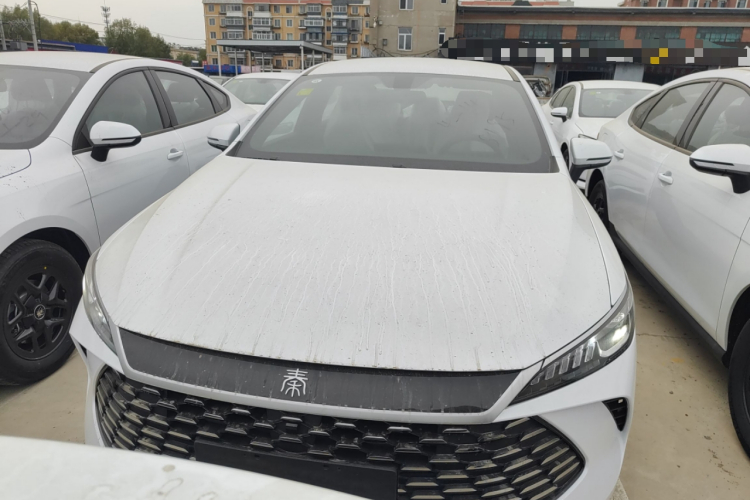 比亚迪 秦PLUS 2025款 DM-i 智驾版 55KM领先型车身外观2