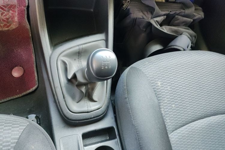 现代 瑞纳 2020款 1.4L 手动GL焕新版局部细节18