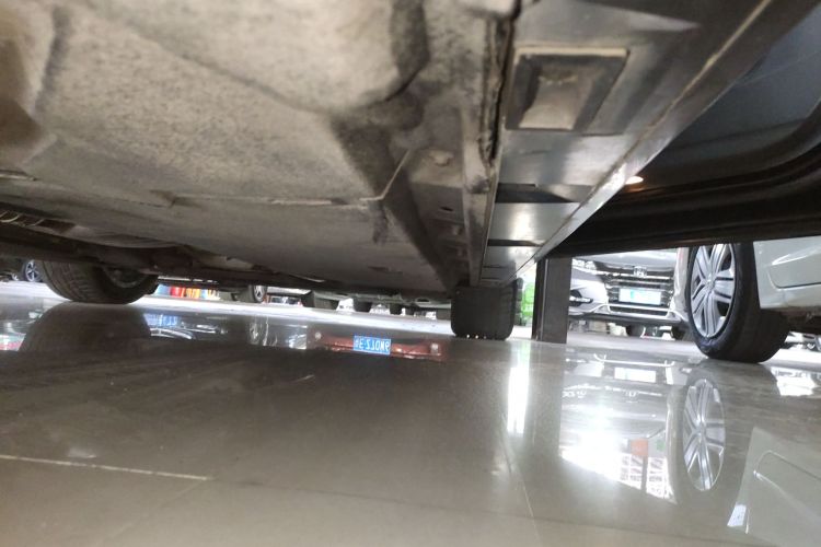 奥迪A6L 2018款 30周年年型 TFSI 进取型局部细节9001