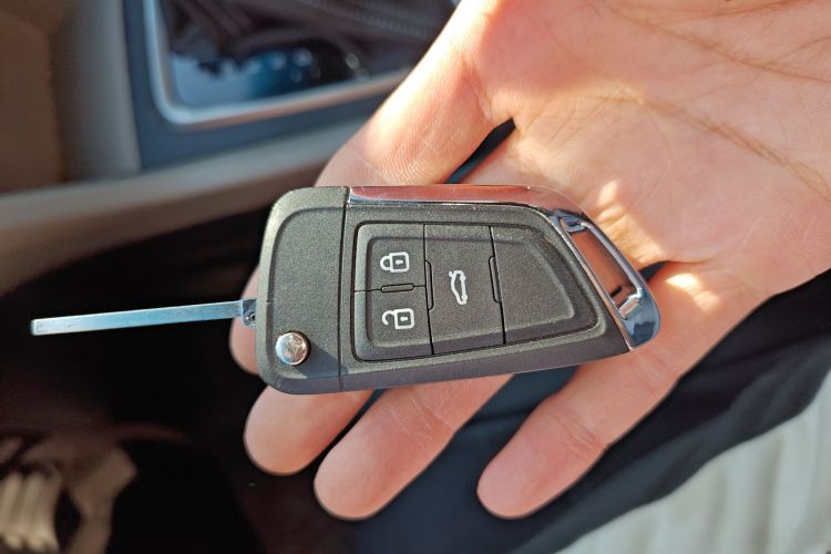 别克 英朗 2015款 15N 自动精英型中控内饰11