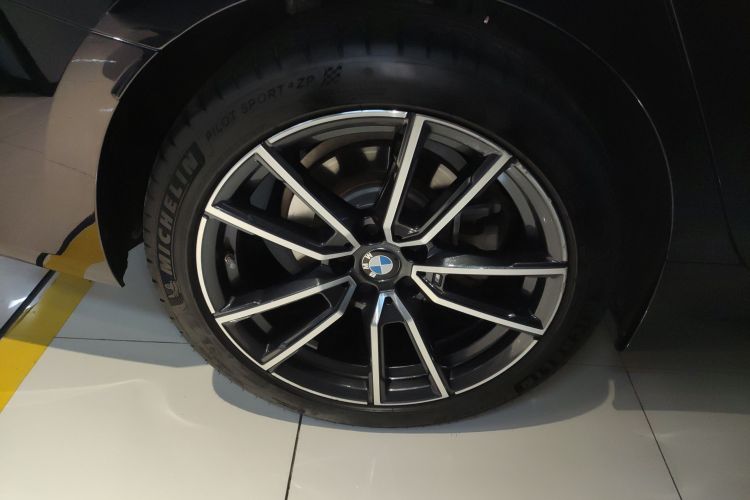 宝马3系 2023款 325Li M运动套装车身外观6008