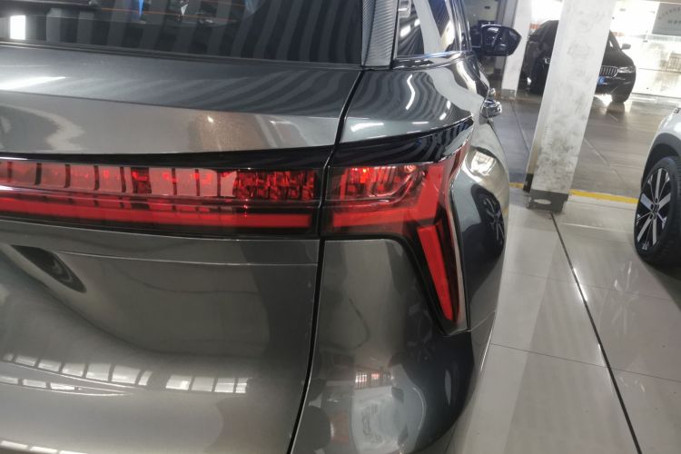 长安CS75 PLUS 2022款 第二代 1.5T 自动尊贵型车身外观6006