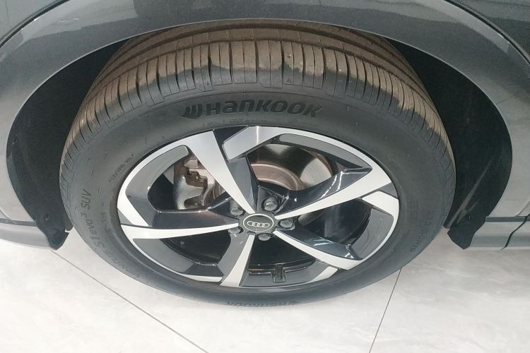 奥迪Q3 2024款 35 TFSI 时尚动感型车身外观6007