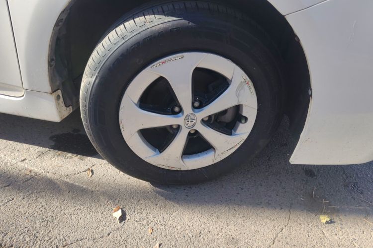 丰田 普锐斯 2012款 1.8L 标准版车身外观6007