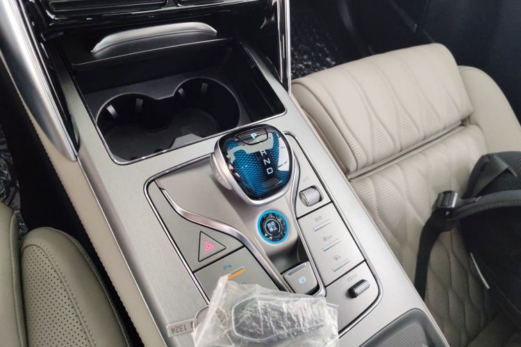 比亚迪 唐新能源 2025款 DM-i 115KM 旗舰型局部细节18