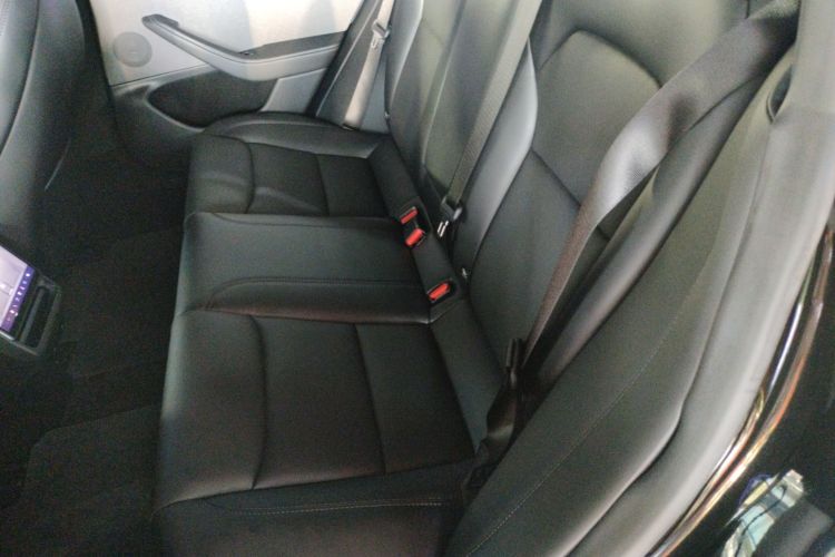 特斯拉 Model 3 2025款 后轮驱动版中控内饰7004