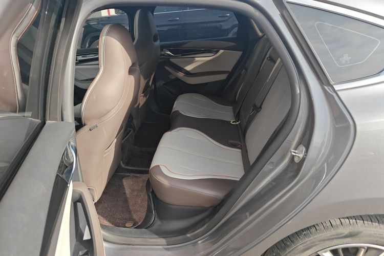 比亚迪 秦PLUS 2023款  冠军版 DM-i 120KM超越型中控内饰21