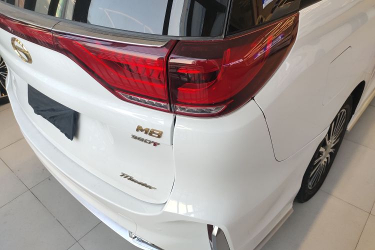 广汽传祺 传祺M8 2023款 大师系列 390T 四座御尊版车身外观9