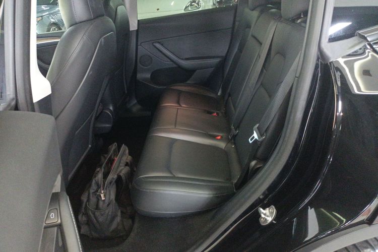 特斯拉 Model Y 2021款 长续航全轮驱动版中控内饰21