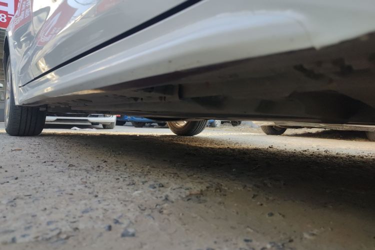 丰田 雷凌 2021款 185T CVT豪华版局部细节9001