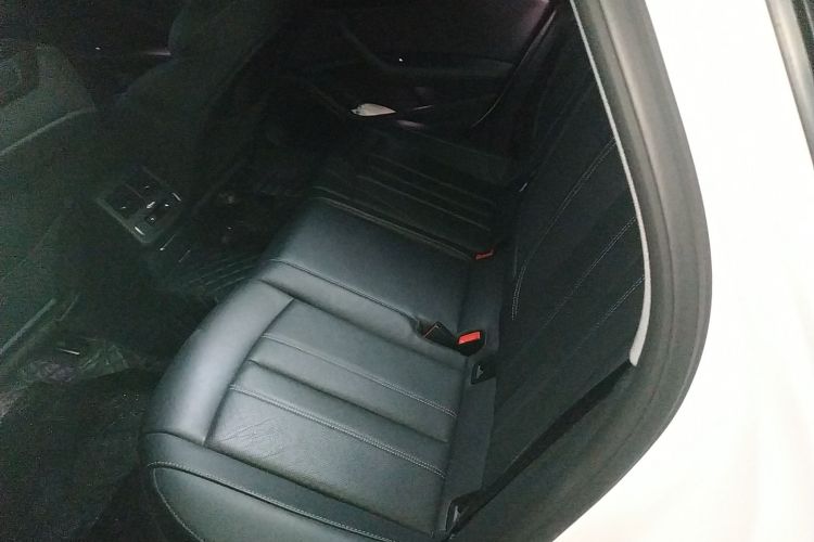 奥迪A4L 2022款 40 TFSI 豪华动感型中控内饰21