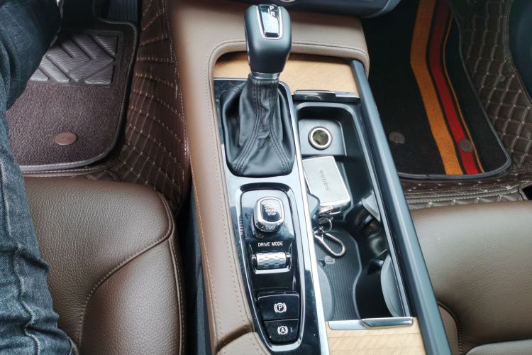 沃尔沃S90 2020款 改款 T5 智逸豪华版中控内饰18