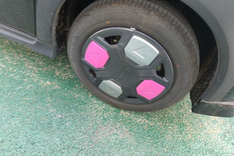 吉利银河 2025款 210km 熊猫卡丁车身外观6007