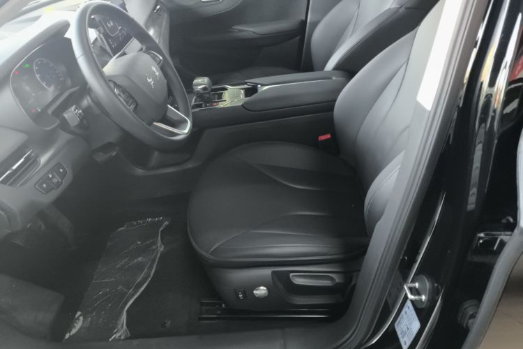 红旗E-QM5 2023款 改款 基础出行版中控内饰19