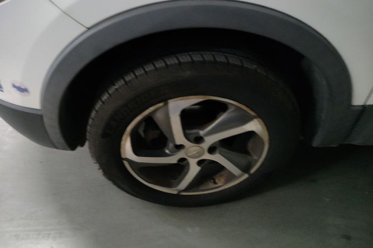 海马S5 2016款 1.6L 手动豪华型科技版车身外观6007