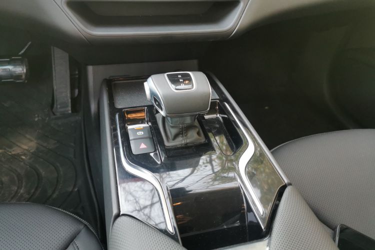 红旗E-QM5 2023款 改款 基础出行版局部细节18