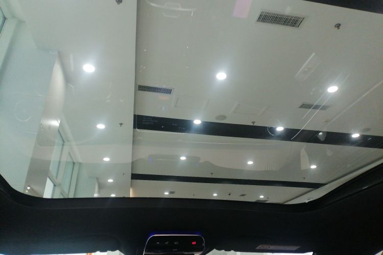 奔驰EQE SUV 2023款 350 4MATIC 先锋版中控内饰22