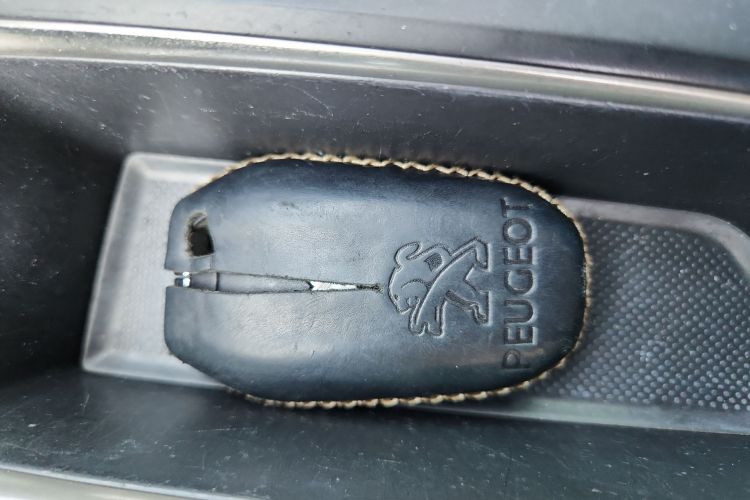 标致4008 2017款 350THP 豪华版中控内饰11