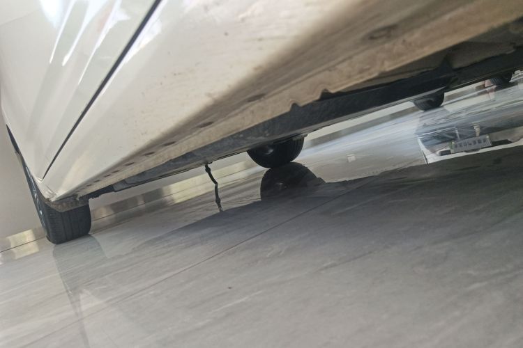 日产 轩逸 2022款 1.6L XL CVT悦享版机舱底盘29