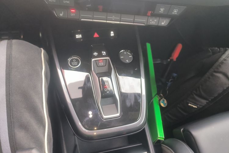 奥迪Q4 e-tron 2024款 40 e-tron 创境版中控内饰18