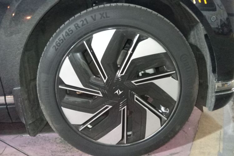 东风奕派 eπ008 2024款 210Max增程版 6座车身外观10