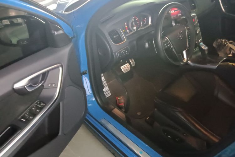 沃尔沃V60 2017款 2.0T Polestar中控内饰7003