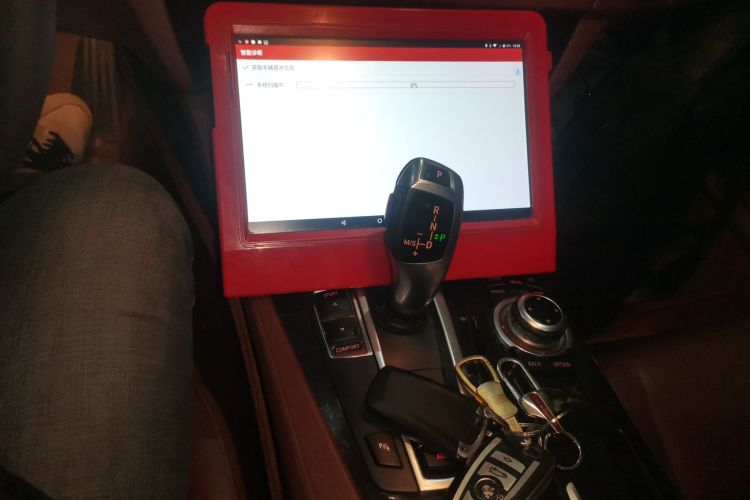 宝马5系 2014款 525Li 领先型中控内饰18