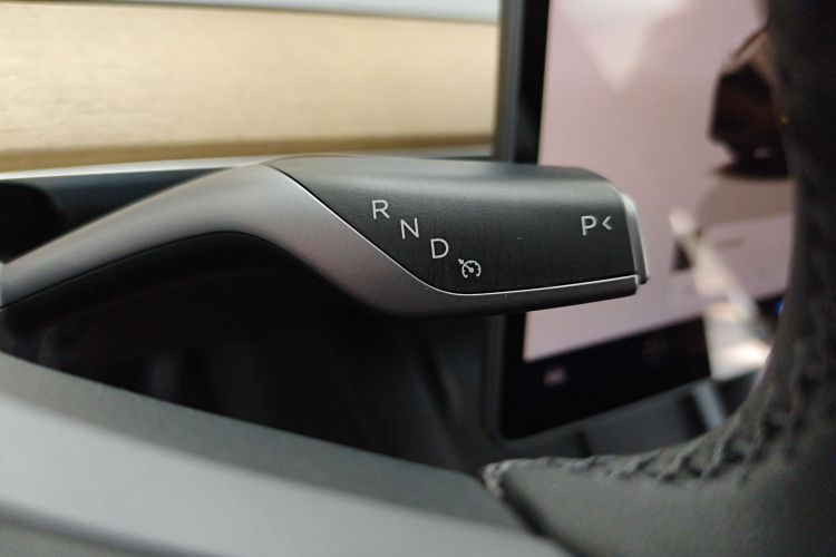 特斯拉 Model Y 2022款 改款 后轮驱动版中控内饰18