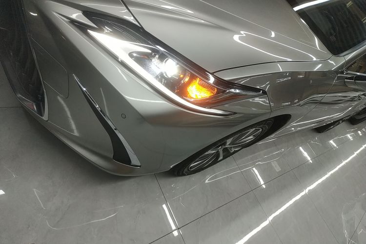 雷克萨斯ES 2020款 300h 卓越版局部细节36