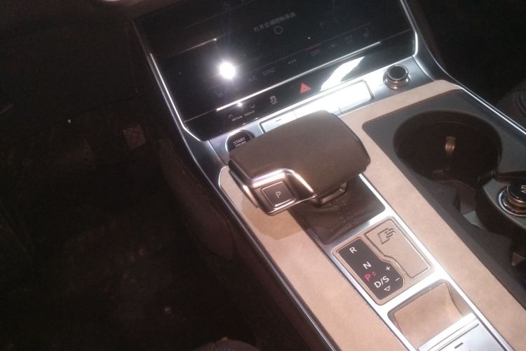 奥迪A6(进口) 2023款 allroad quattro 55 TFSI 尊享越野型局部细节18