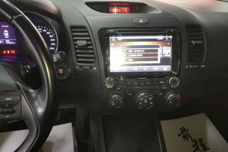 起亚K3 2013款 1.6L 自动GLS局部细节16