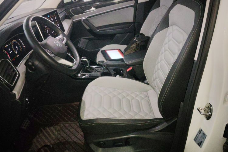 大众 探岳 2023款 300TSI 两驱豪华Plus进阶版中控内饰19