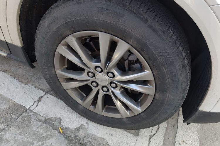 凯迪拉克XT5 2020款 28T 豪华型车身外观10