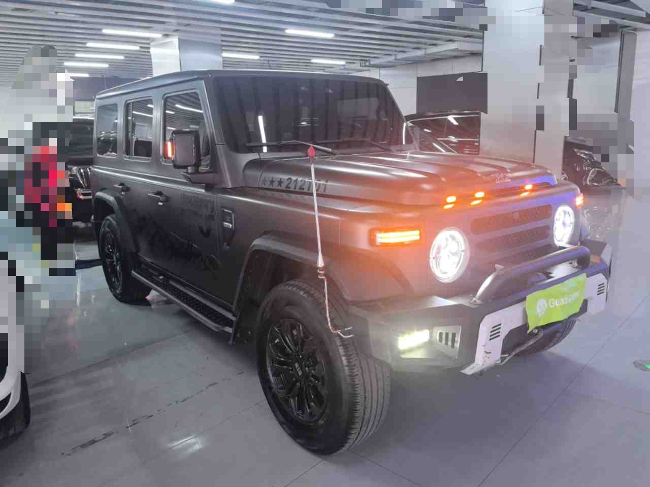 车辆右前45度外观展示