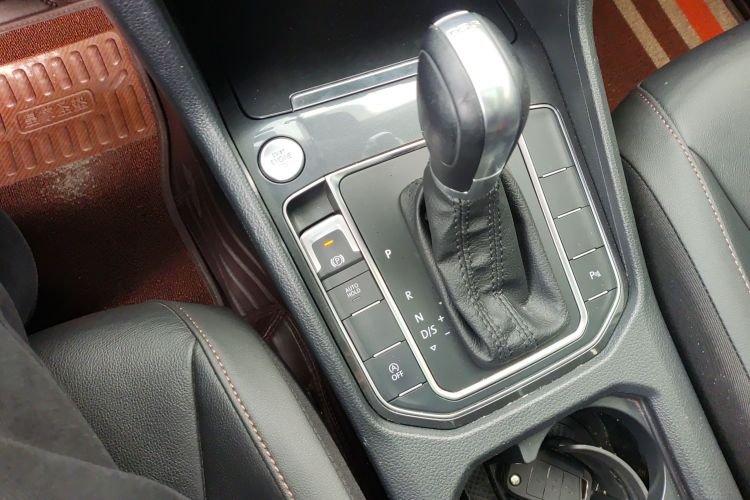 大众 高尔夫·嘉旅 2016款 280TSI 自动豪华型局部细节18