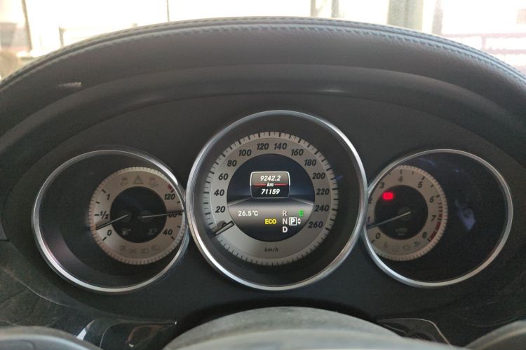 奔驰CLS 2016款 CLS 260 逸彩版中控内饰14