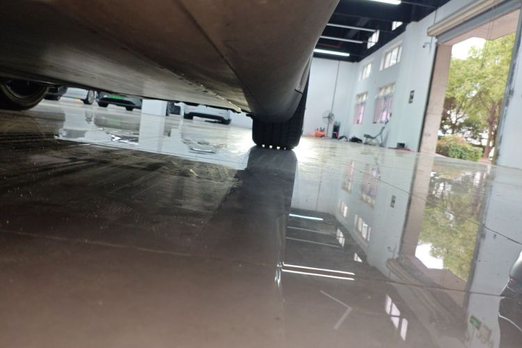 特斯拉 Model Y 2023款 长续航全轮驱动版局部细节9002