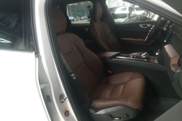 沃尔沃XC60 2024款 B5 四驱智逸豪华版局部细节41