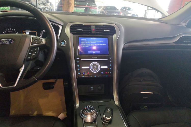 福特 蒙迪欧 2018款 EcoBoost 200 时尚型中控内饰16