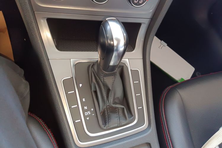 大众 高尔夫 2015款 1.6L 自动时尚型局部细节18