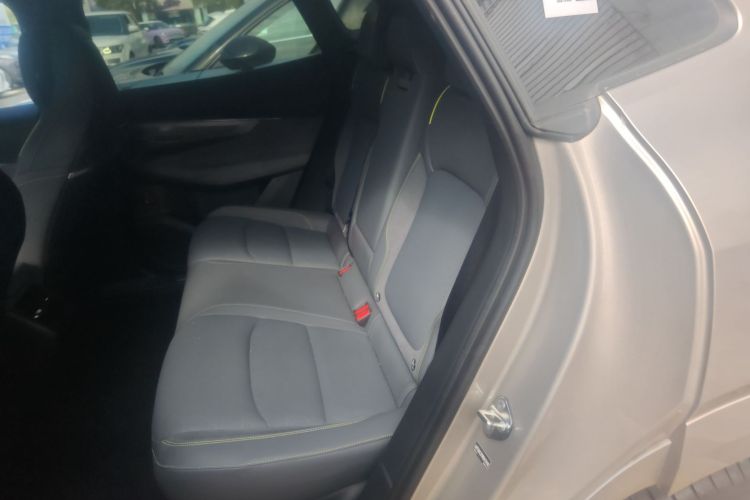 领克08 EM-P 2023款 120km 长续航Halo中控内饰7004