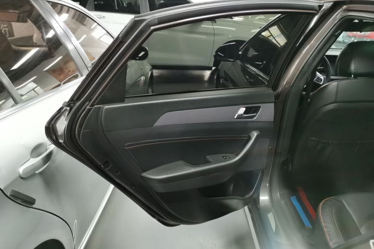 现代 索纳塔 2015款 1.6T GLS智能型中控内饰49