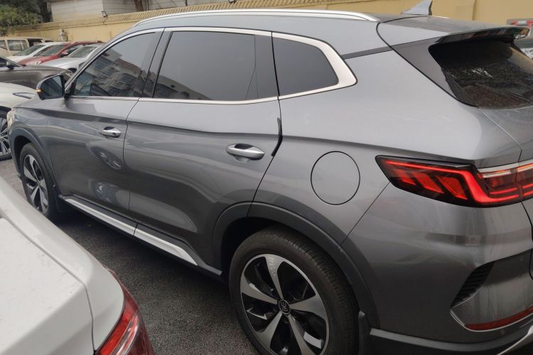 比亚迪 宋PLUS新能源 2021款 DM-i 110KM 旗舰型车身外观4