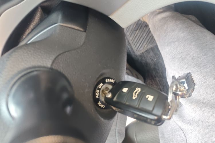 江淮瑞风 瑞风M4 2020款 2.0CTI 柴油 手动劲享型 国VI中控内饰11