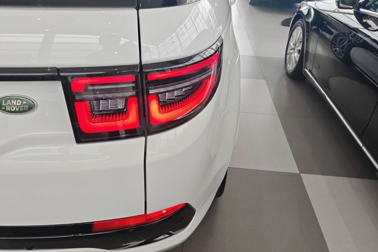 路虎 发现运动版 2020款 249PS R-Dynamic 性能科技版 7座车身外观9