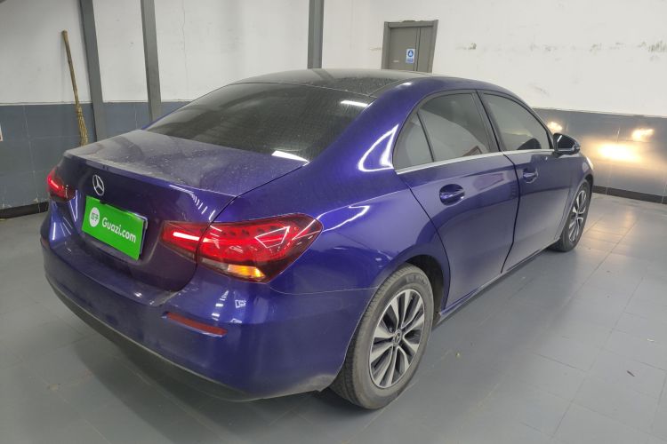 奔驰A级 2020款 A 180 L车身外观7
