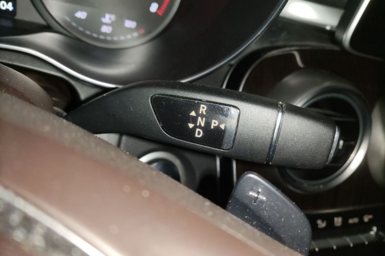 奔驰GLC 2018款 GLC 260 4MATIC 豪华型中控内饰18