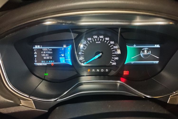 福特 蒙迪欧 2013款 2.0L GTDi200豪华型中控内饰14