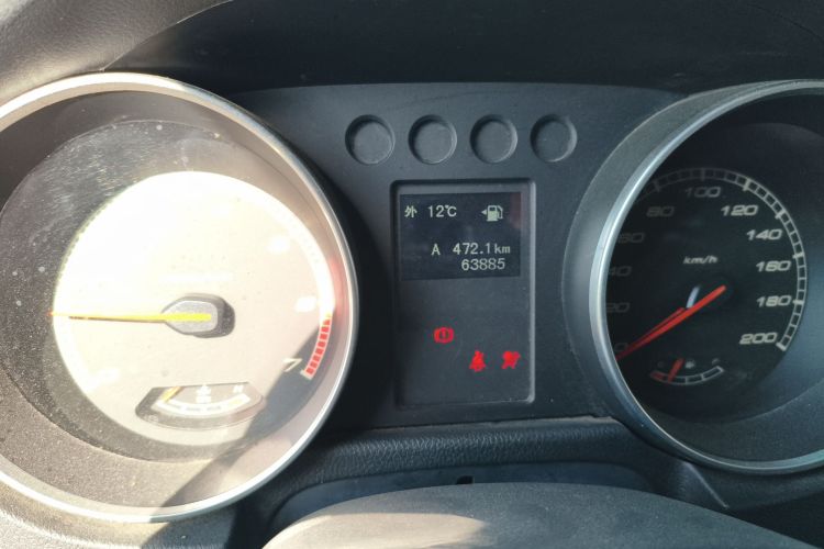 北京越野 北京BJ40 2016款 2.0T 手动两驱尊贵版中控内饰15