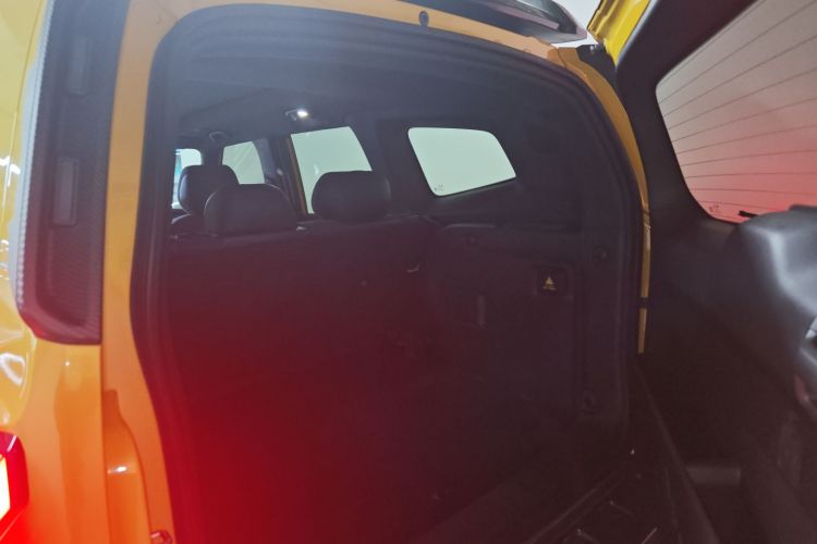 深蓝汽车 深蓝G318 2025款 无忧穿越版 四驱秘境版机舱底盘23